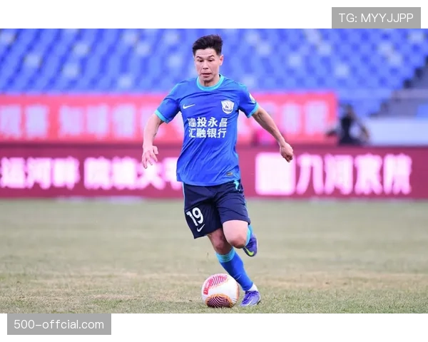 专访沧州雄狮外援奥斯卡:“教练为我设计了独特的任意球跑位路线” 专访沧州雄狮外援奥斯卡:“教练为我设计了独特的任意球跑位路线”